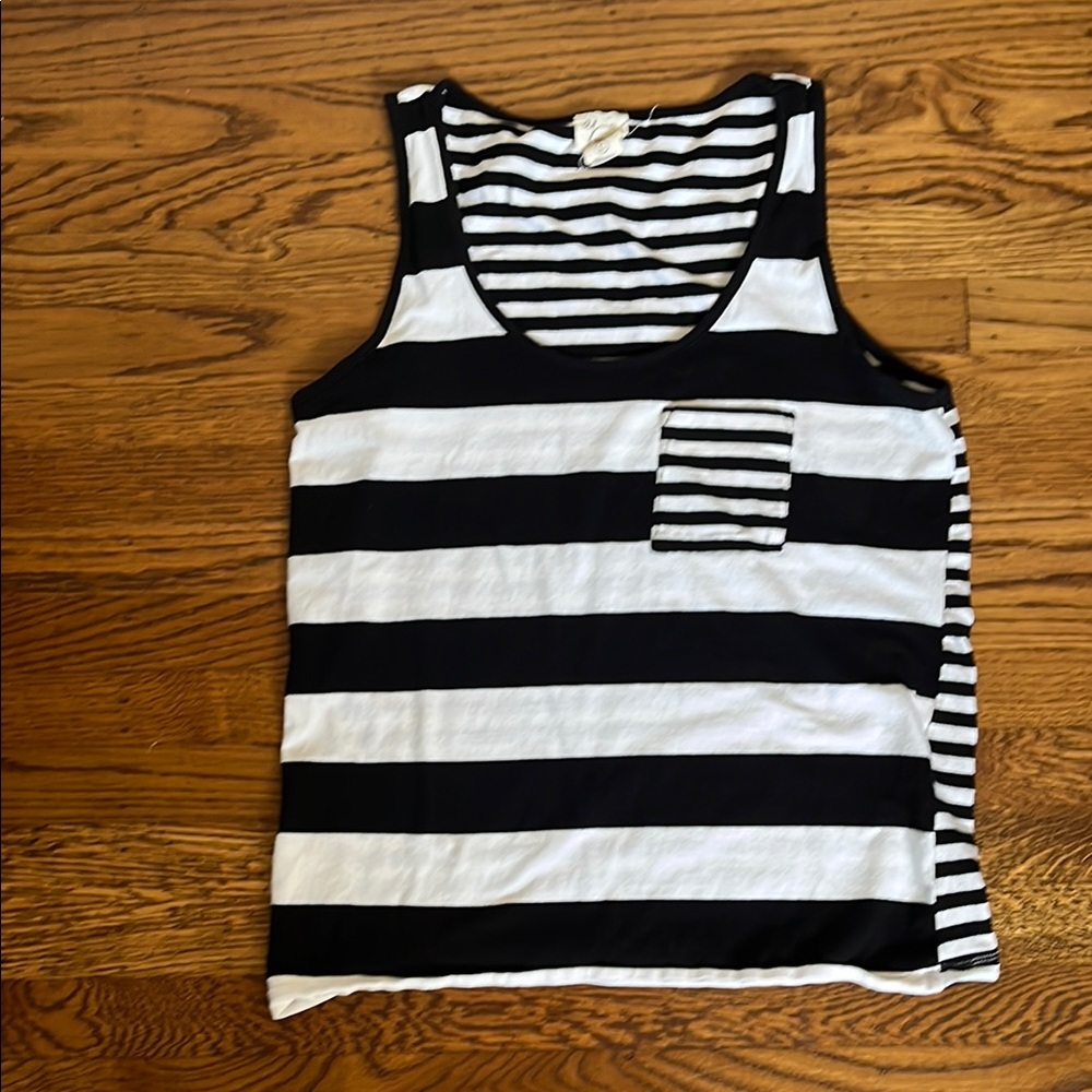 AJ Andrea bovine, Black and White Striped Tank Top size L cotton/spandex